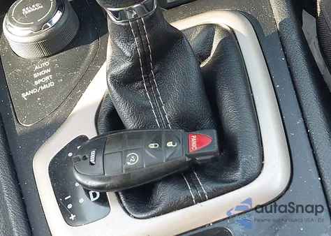 2017 Jeep Cherokee Latitude 4X4 z USA, uszkodzony, nr VIN 1C4PJMCB6HW546956